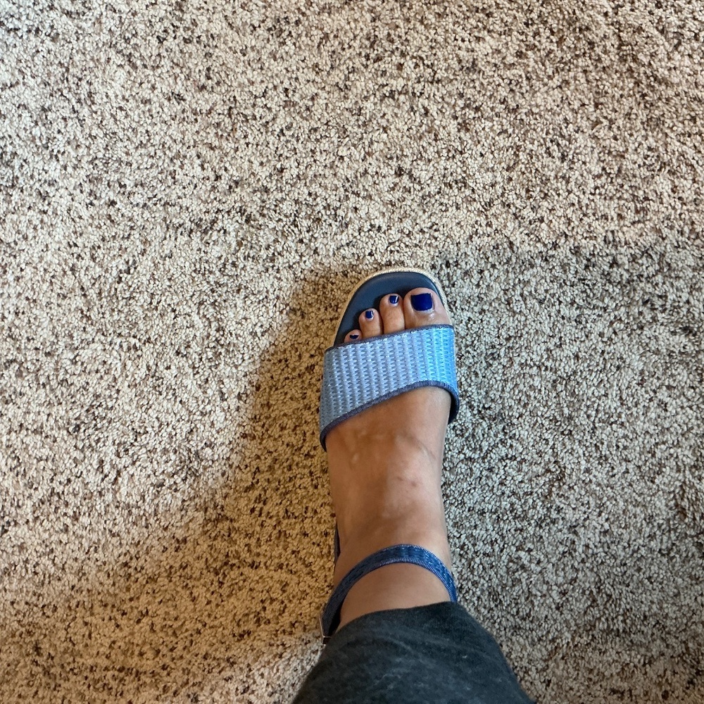 Sandals - Picture 7 of 8